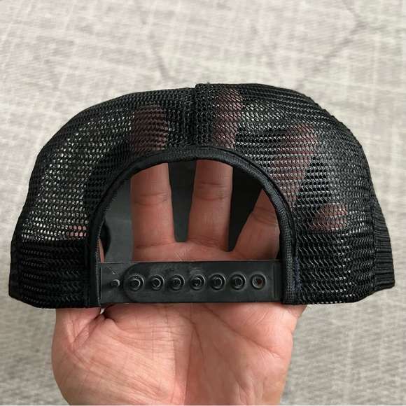 Vintage 1980s Ricky Skaggs Country Singer Men’s Adjustable Black Trucker Hat - Picture 4 of 5